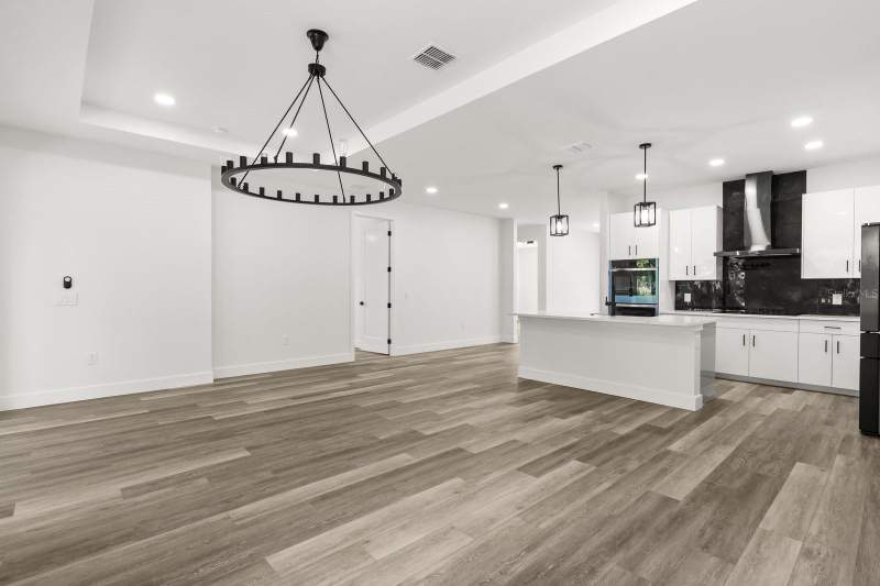 4 bedroom Single Family Residence at 321 Water Shore Drive, Leesburg Waters Edge Sub, Leesburg — photo 5
