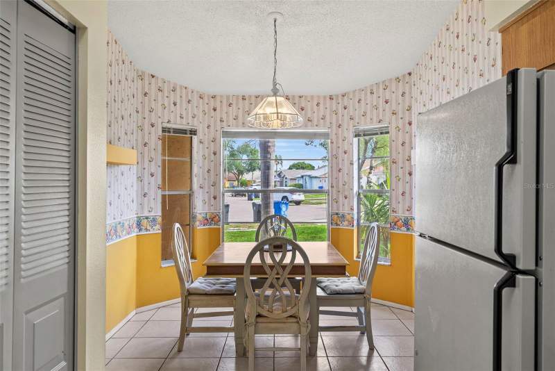 3 bedroom Single Family Residence at 8601 Twin Farms Pl, Countryway Prcl B Trct 1 Ph, Tampa — photo 4