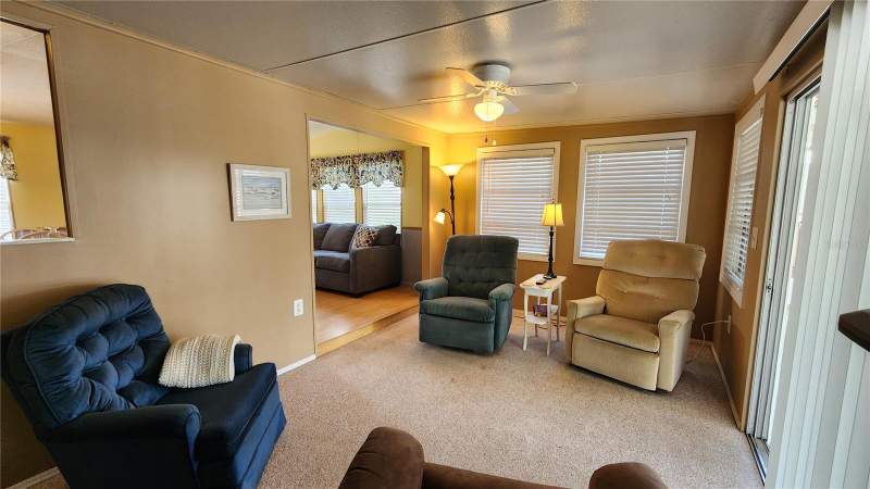 2 bedroom Manufactured Home at 3333 26th Avenue #5, Sugar Creek Country Club Co-Op, Bradenton — photo 4