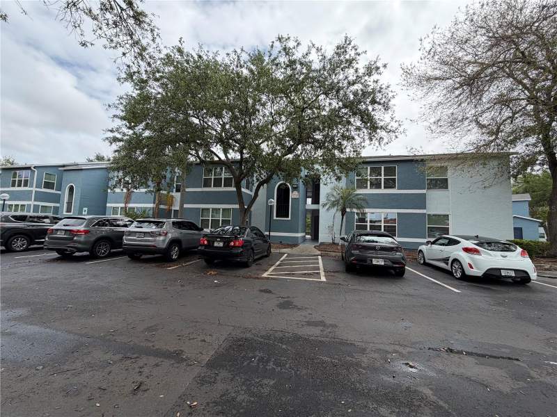 2 bedroom Condominium at 5713 Gatlin Avenue #227, Venetian Place, Orlando — photo 2