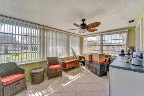 10800 Los Santos Drive, Port Richey FL - photo 13 of 35