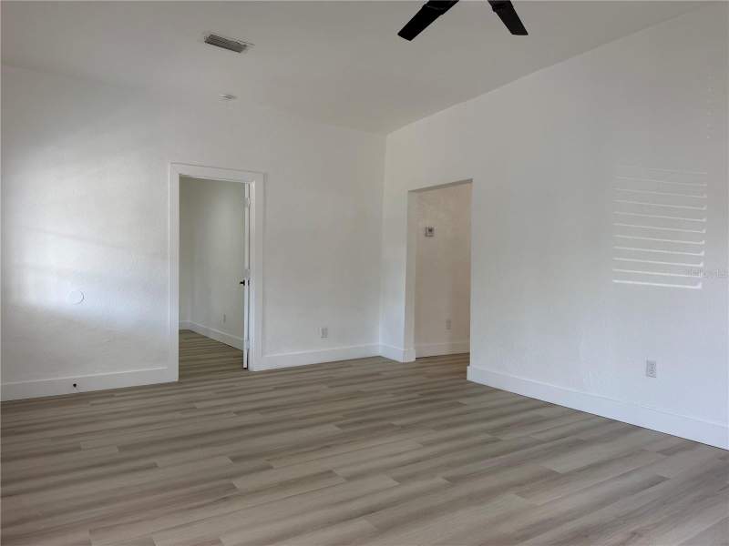 4 bedroom Single Family Residence at 2604 E Lake Avenue, Campobello Blocks 1 To 30, Tampa — photo 4