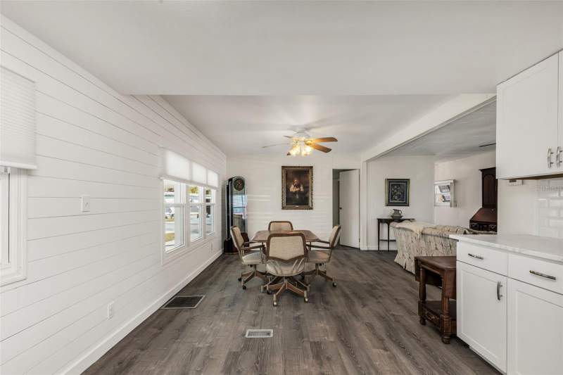 2 bedroom Mobile Home at 1891 Englewood Road #119, Brook To Bay, Englewood — photo 5