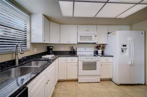 313 Magnolia Avenue, Anna Maria FL - photo 10 of 30