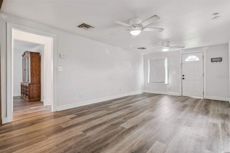 3 bedroom Single Family Residence at 650 S LAKEWOOD AVENUE, OCOEE TOWN, OCOEE — photo 3