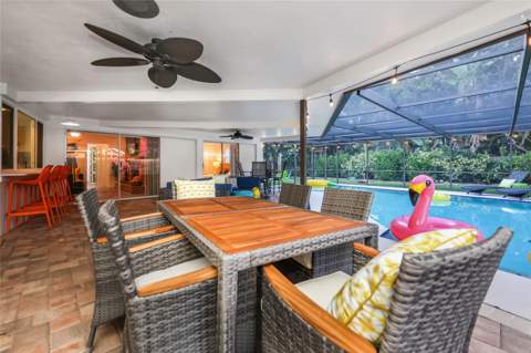14221 N 82nd Avenue, Seminole FL - photo 7 of 34