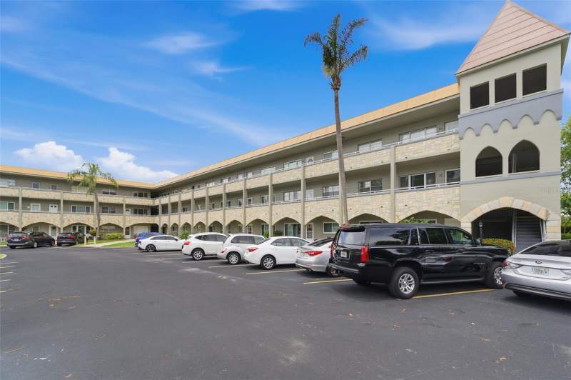 2 bedroom Condominium at 2462 Brazilia Drive #70, On Top Of The World, Clearwater — photo 2