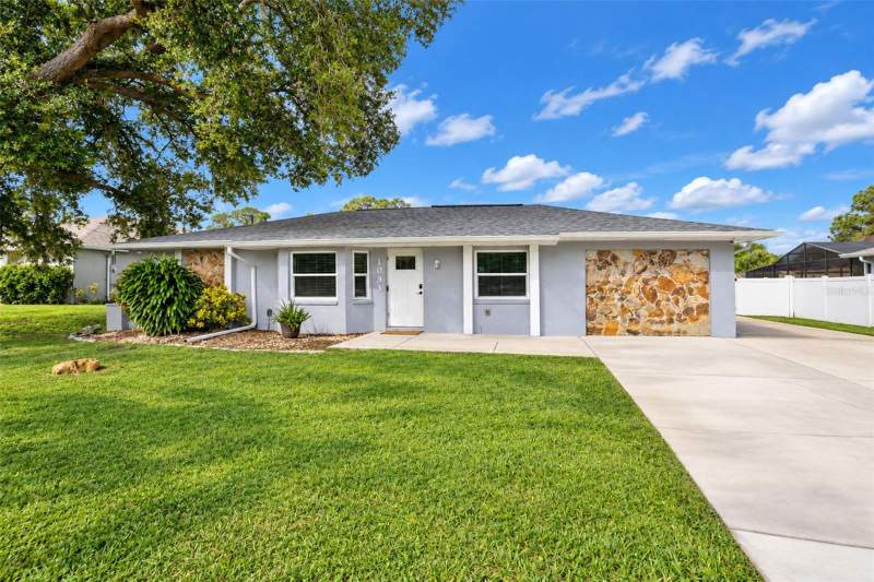 4 bedroom Single Family Residence at 1093 Dorchester St, Port Charlotte Sec 026, Port Charlotte — photo 2