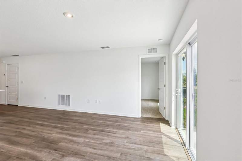 3 bedroom Single Family Residence at 1167 Amber Waves Court, Leomas Landing - Phase 2, Lake Wales — photo 5