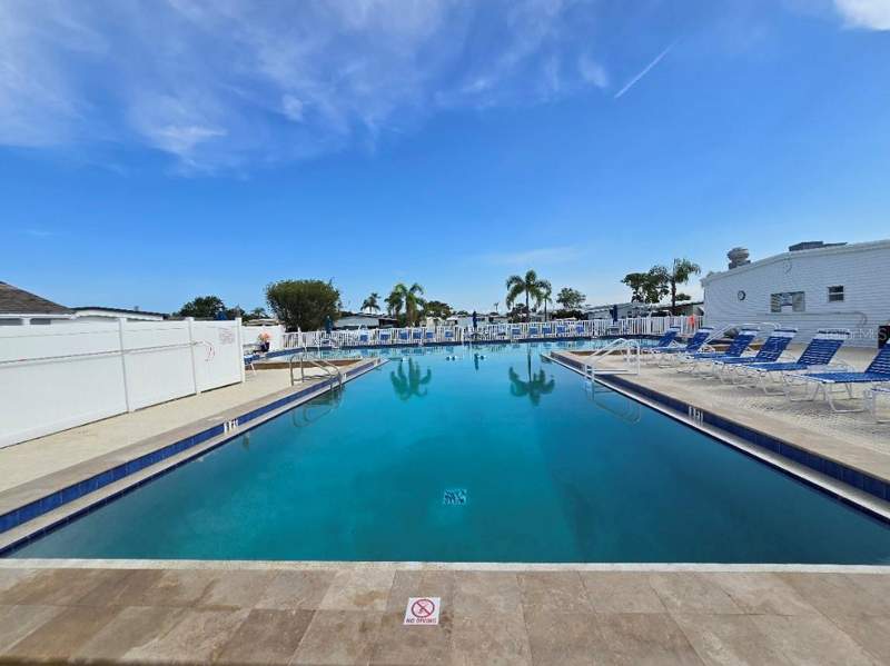 3 bedroom Mobile Home at 5316 53rd Avenue #I14, Westwinds Village Co-Op, Bradenton — photo 3