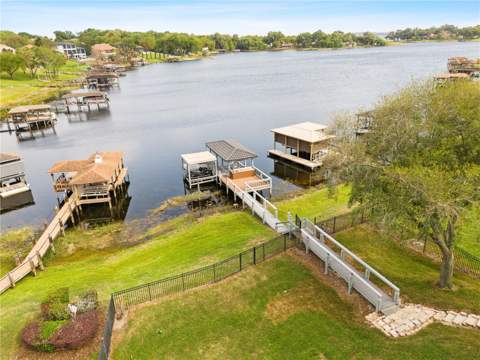 812 Johns Point Drive, Oakland FL - photo 8 of 78