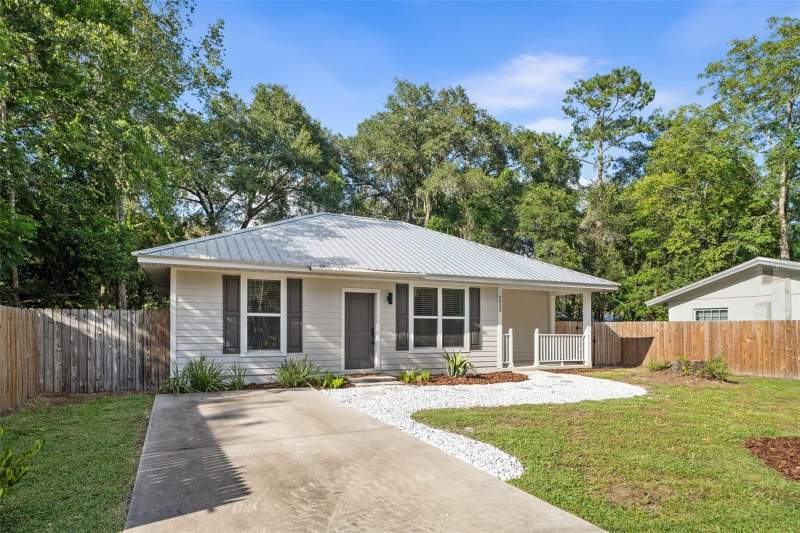 2032 NW 33RD AVENUE home for sale in Ridgeview