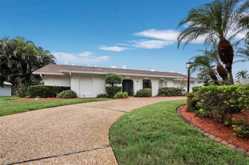 3 bedroom Single Family Residence at 6945 Country Lakes Circle, Palm-Aire At Sarasota Unit 7 Ph 1, Sarasota — photo 3