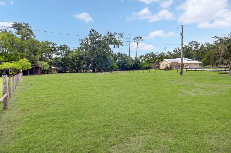 4 bedroom Single Family Residence at 150 NE 49th Street, Not In Subdivision, Ocala — photo 5