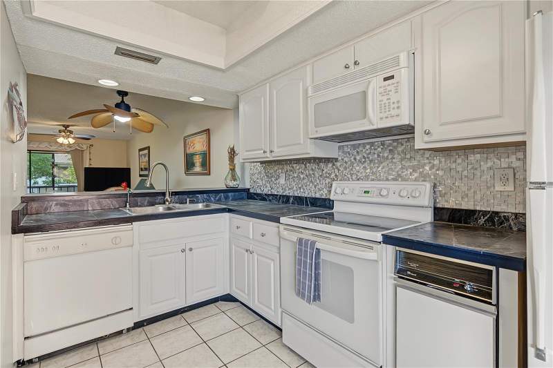 2 bedroom Condominium at 110 Lakeside Court #110, East Lake Woodlands Condo, Oldsmar — photo 5