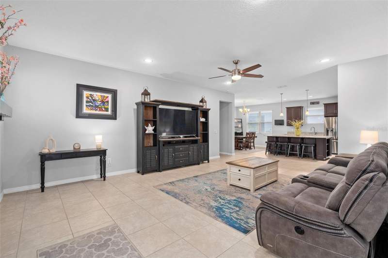 4 bedroom Single Family Residence at 593 Kistler Circle, Highland Ranch Primary Ph 1, Clermont — photo 5