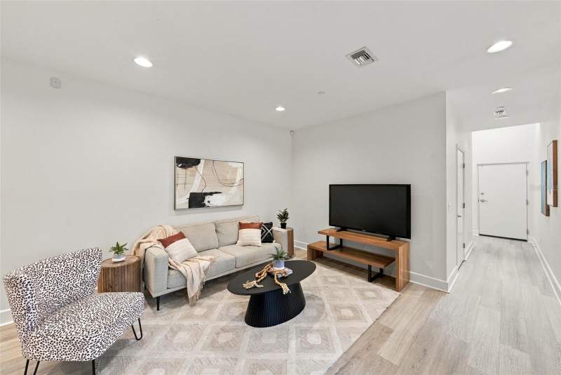 3 bedroom Townhouse at 213 S Moody Avenue #1, Moody City Homes, Tampa — photo 4