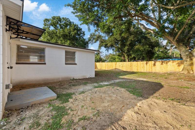 4 bedroom Single Family Residence at 8711 N River Forest Circle, River Forest Estates, Tampa — photo 5