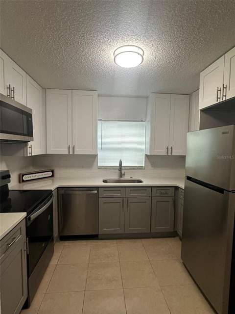 1060 Dees Drive, Oviedo FL - photo 9 of 20