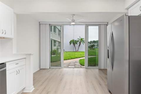 4895 Bay Street #109, St Petersburg FL - photo 6 of 39