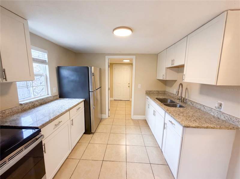 3 bedroom Single Family Residence at 1506 W 16th Street, Smiths M M 2nd Sub B1 P101, Sanford — photo 2