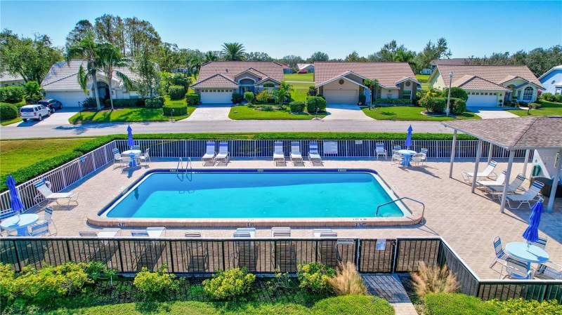 2 bedroom Condominium at 6713 Stone River Road #205, Tara Verandas, Bradenton — photo 5