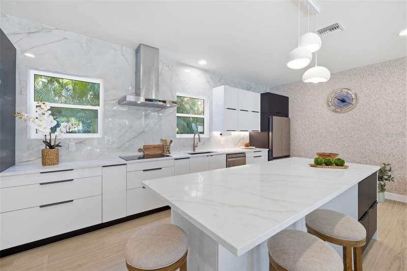 5 bedroom Single Family Residence at 639 43rd Avenue, Bennington Sub, St Petersburg — photo 5