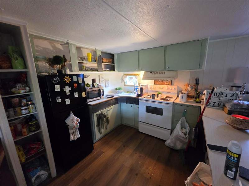1 bedroom Mobile Home at 38202 Ruth Avenue, Orange Valley Estates, Zephyrhills — photo 3