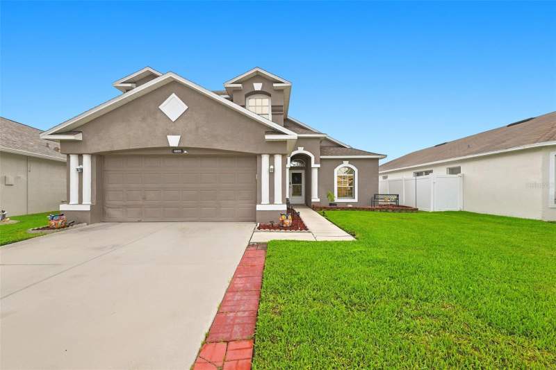 4006 SAVAGE STATION CIRCLE home for sale in Summer Lakes