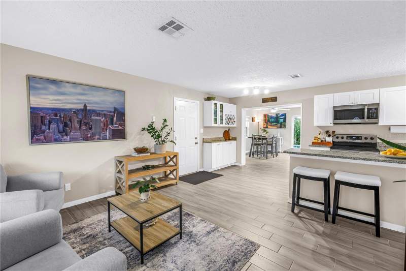 4 bedroom Single Family Residence at 5355 14th Avenue, Whites Lake, St Petersburg — photo 5