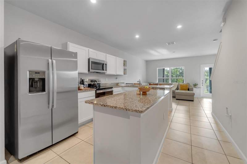 3 bedroom Townhouse at 397 Sedgewick Drive, Sedgewick Trls, Davenport — photo 5