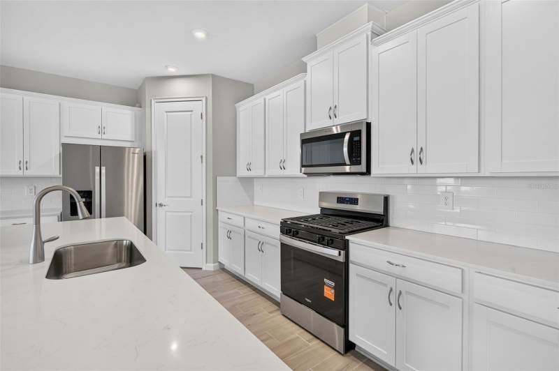 3 bedroom Single Family Residence at 34766 Flower Patch Drive, Pasadena Ridge, Dade City — photo 4