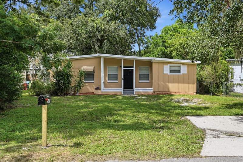 3 bedroom Single Family Residence at 1915 Carrigan Avenue, Temple Terrace Annex, Winter Park — photo 2