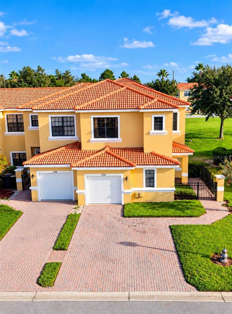 3 bedroom Townhouse at 1298 Clove Drive, Tuscany Preserve Ph 03, Poinciana — photo 2