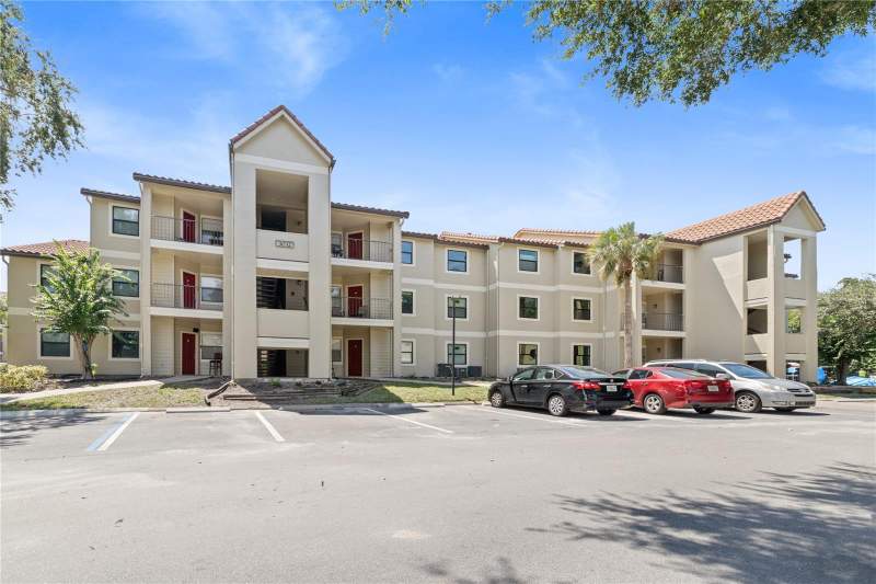 3032 PARKWAY BOULEVARD #208 home for sale in Blossom Park Villas A Condo