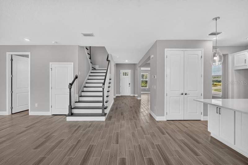 5 bedroom Single Family Residence at 35709 Emberview Drive, Hammock At Two Rivers, Zephyrhills — photo 5