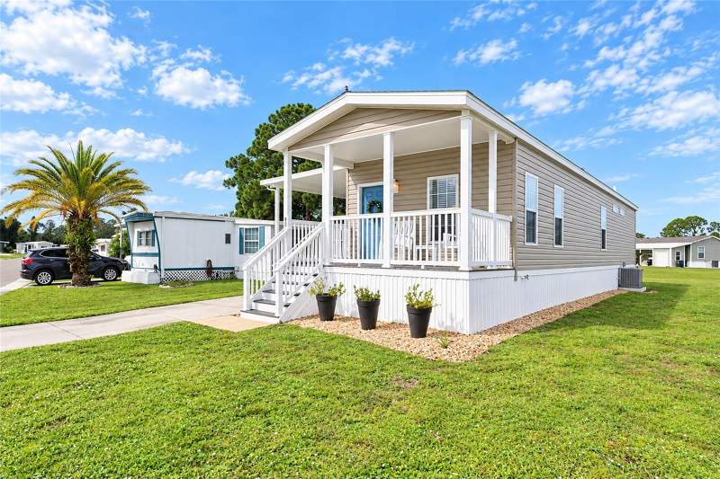 2 bedroom Manufactured Home at 6843 Hikina Drive, Holiday Park, North Port — photo 2