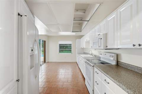 1411 52 Street, Palmetto FL - photo 10 of 38