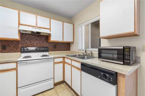1907 Fluorshire Drive, Brandon FL - photo 14 of 58