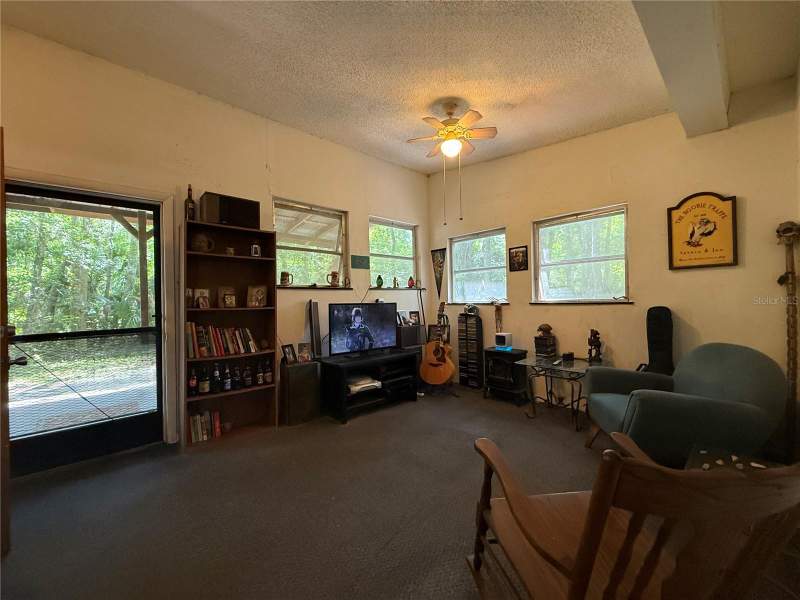 1 bedroom Single Family Residence at 23946 Indigo Road, Astor Forest Campsites Unrec, Astor — photo 5