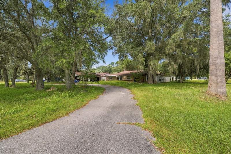 4 bedroom Single Family Residence at 15499 Oakcrest Circle, Oakwood Acres, Brooksville — photo 4