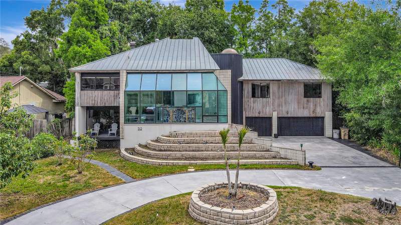 312 S RIVERHILLS DRIVE home for sale in Temple Terrace Estates