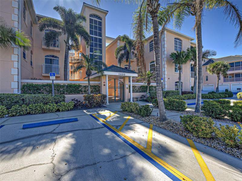 Courtyards at Gondola Park
