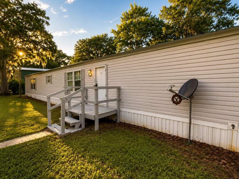 2 bedroom Manufactured Home at 17689 SE 14th Street, Land-O-Lks Estates, Silver Springs — photo 2