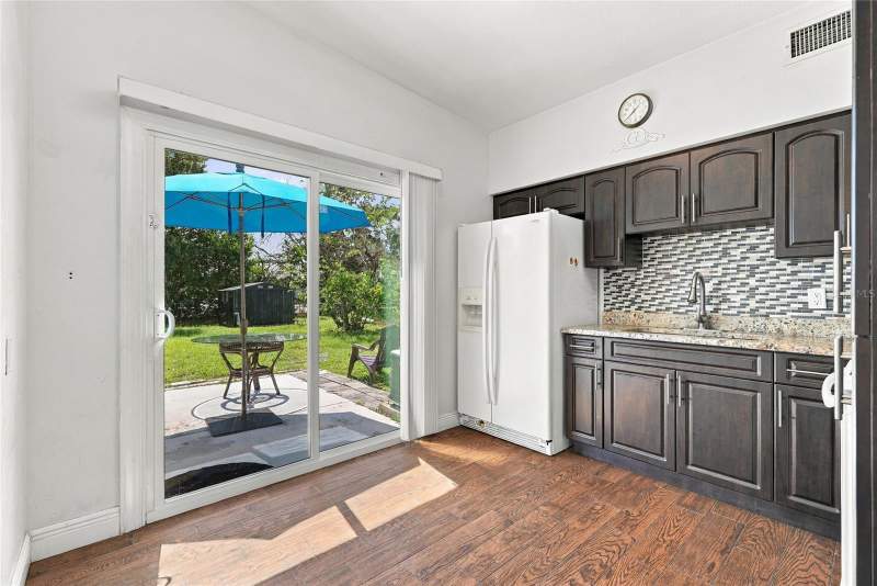 3 bedroom Single Family Residence at 10594 104th Avenue, Sun Glow Sub, Largo — photo 4