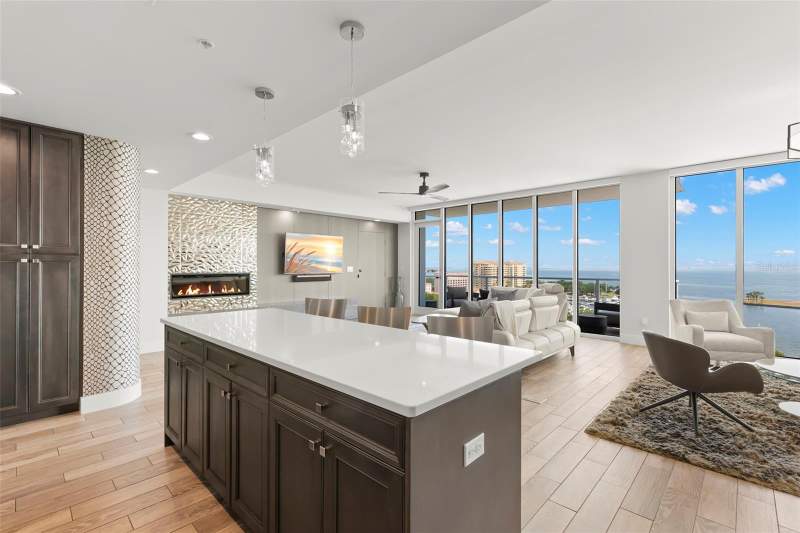 3 bedroom Condominium at 176 4th Avenue #1102, Bliss Condo, St Petersburg — photo 3
