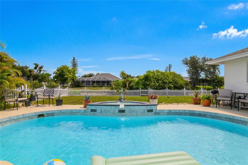 3 bedroom Single Family Residence at 257 Bunker Road, Rotonda West Pebble Beach, Rotonda West — photo 2