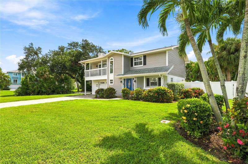 3 bedroom Single Family Residence at 112 6th Street, Belleair Beach, Belleair Beach — photo 2