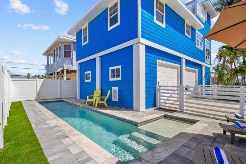 3 bedroom Single Family Residence at 14500 N Bayshore Drive, Madeira Shores Sub, Madeira Beach — photo 2
