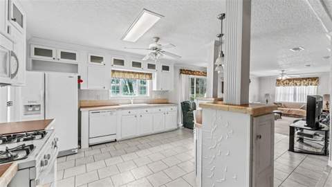 6250 Green Pond Road, Polk City FL - photo 9 of 47